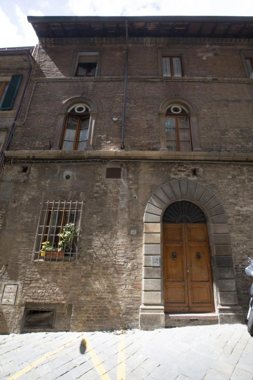 Siena house very central