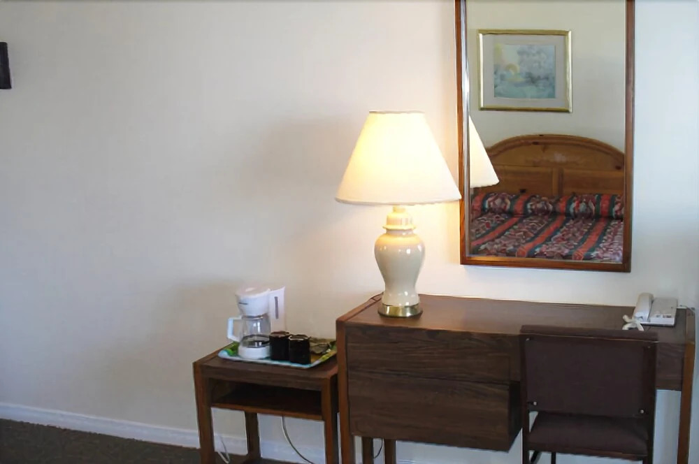 Pine Tree Motel