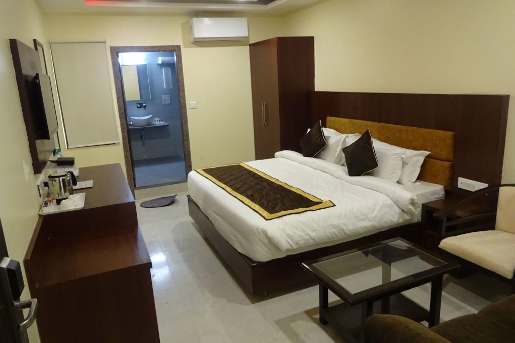 HOTEL SHIVOY GRAND