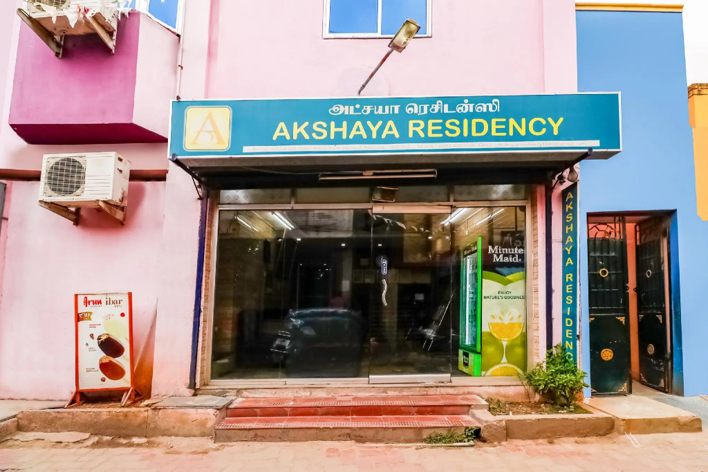 OYO 70481 Akshaya Residency