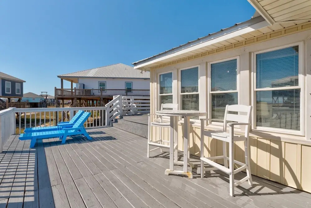Feelin' Salty - 107 Quebec 4 Bedroom Home by RedAwning