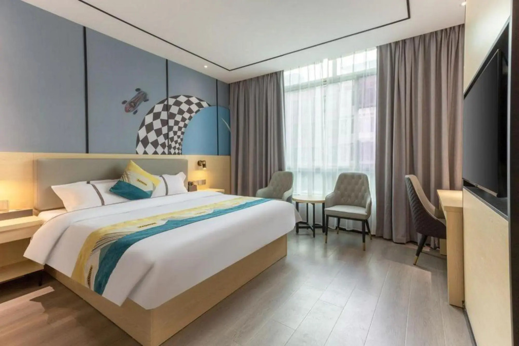 JinHong Hotel (Guangzhou Zhucun Subway Station)