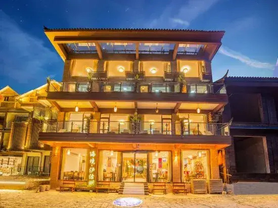 Lake View Hotel