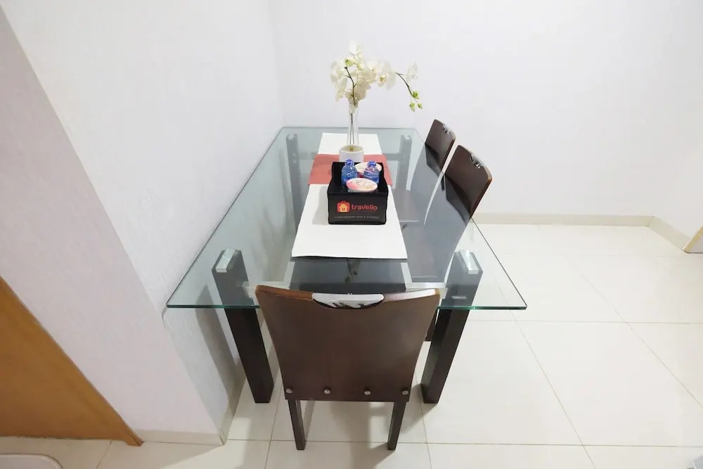 Elegant The Mansion Apartment near Kemayoran