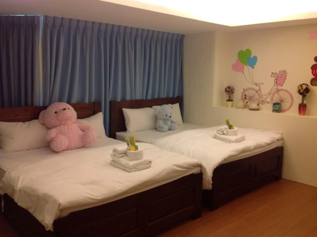 Love Fenjia Colorful Hotel