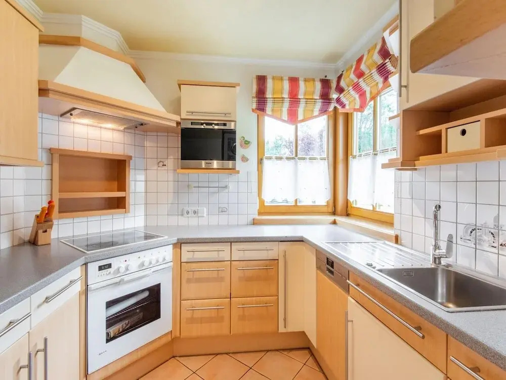 Cosy Apartment With Tiled Stove
