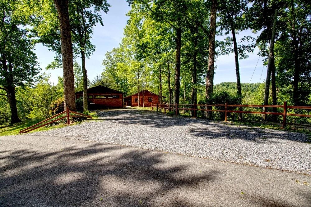 Scenic Solitude 2 Bedroom Home by Redawning