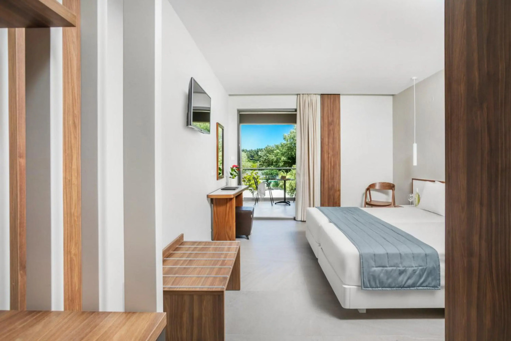 Iris Hotel