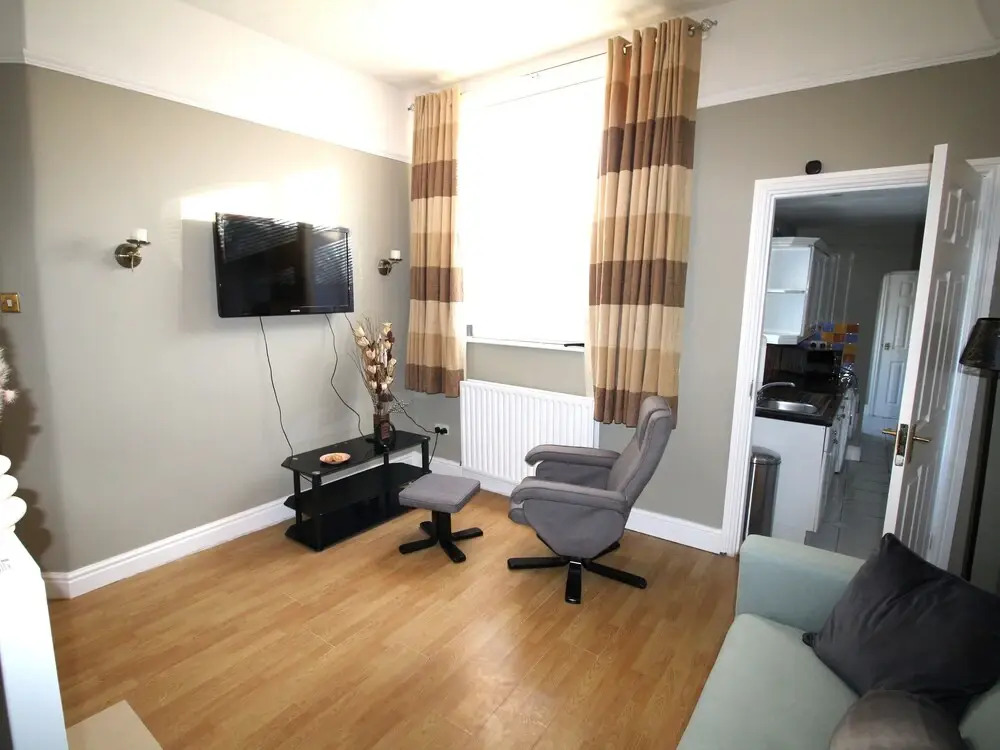 Large 3 Bed Bungalow - Beautiful Refurb - Garden