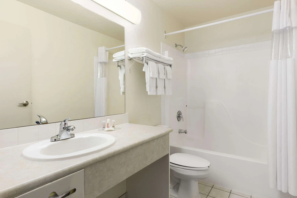 Days Inn by Wyndham Steinbach