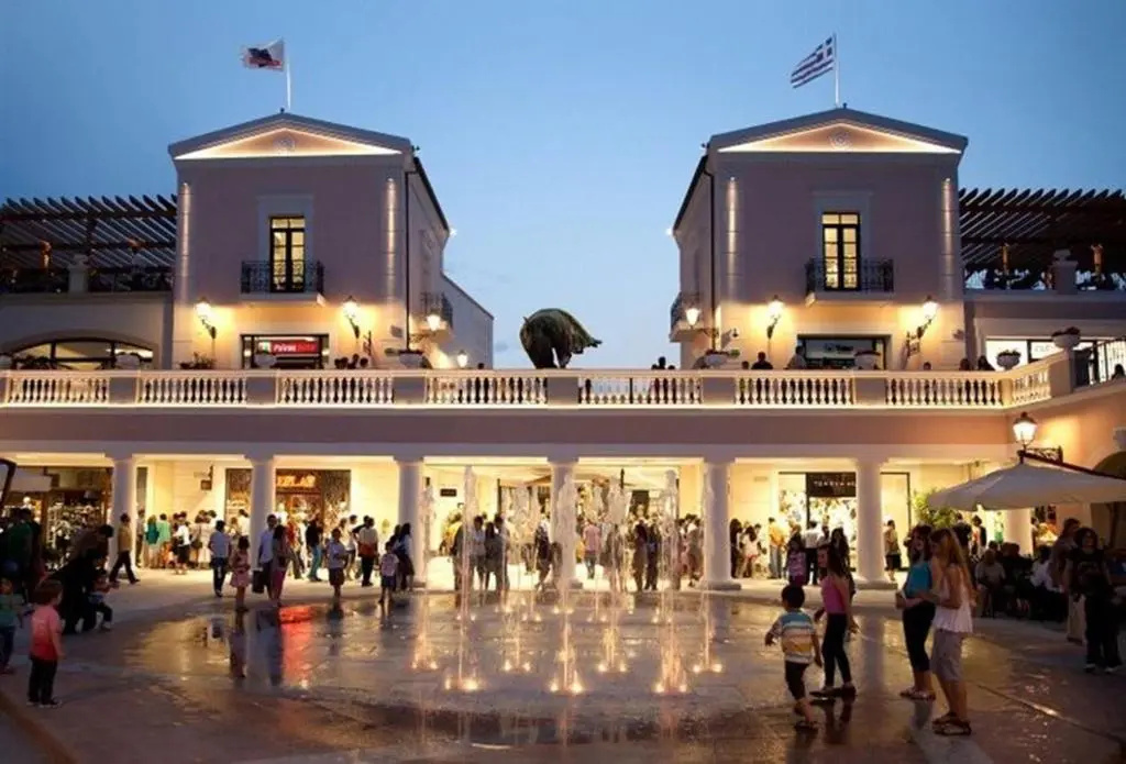 Lux House next to the Airport of Athens. Transport 24h