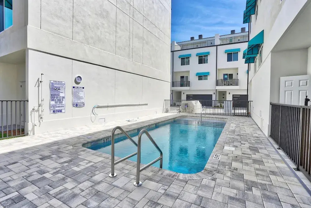Azul Townhomes C1 - Sol Retreat