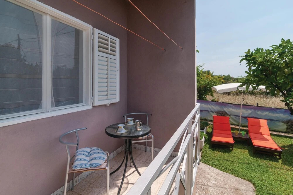 3 Bedroom Beautiful Home In Seget Vranjica