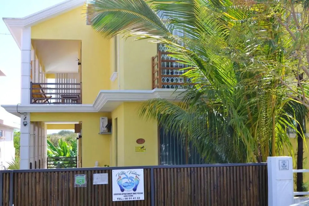 Apartment With one Bedroom in Pereybere, With Pool Access, Terrace and