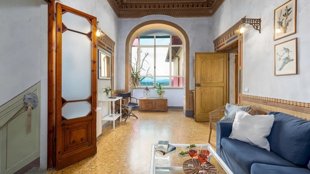 VILLA TREGGIAIA 12&2, Emma Villas