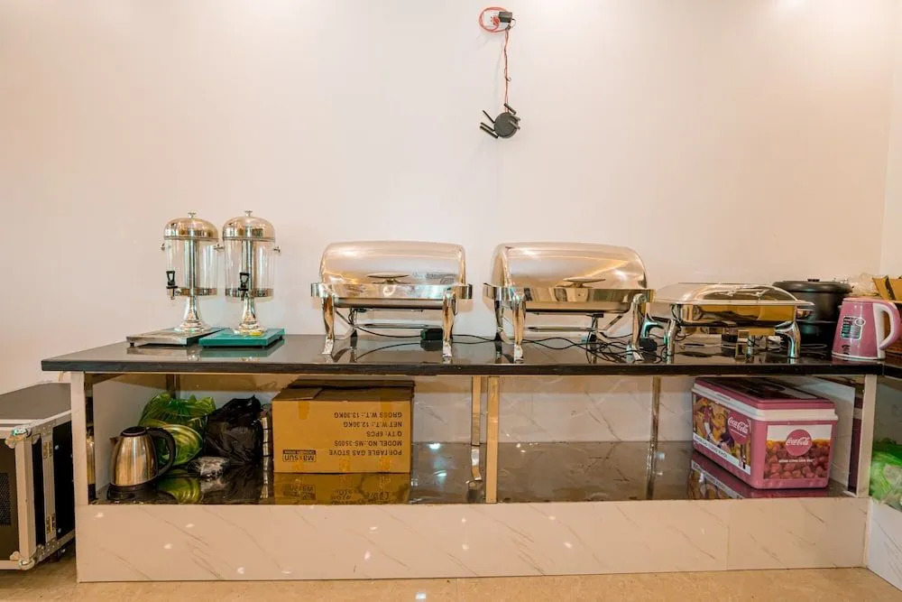 Quang Vinh Hotel