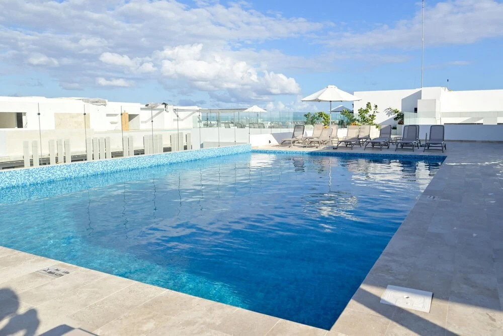 Brand New Lovely 1BR Apartment PDC Rooftop Pool Gym Pool Table Nice Amenities