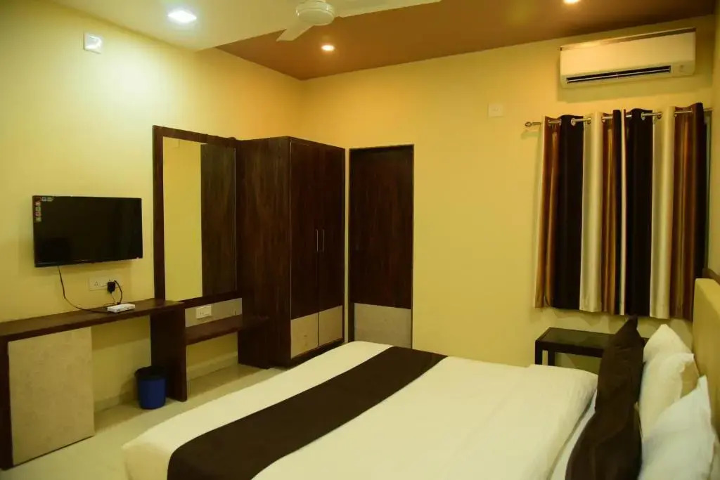 Hotel Savera Palace
