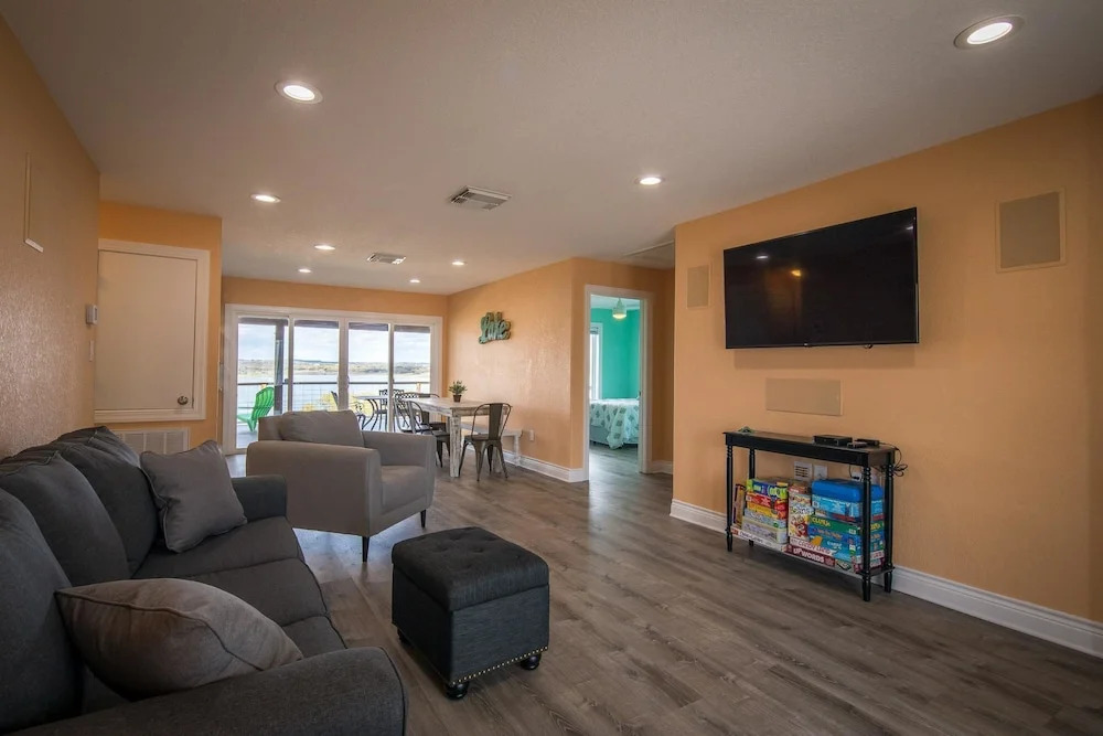 LEDGEROCK POINTE - 3 Br Home