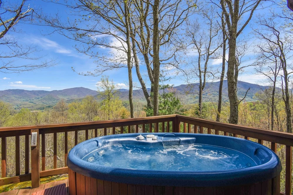 Mountain Hideaway At 4,000 - Hot Tub & Deck! 3 Bedroom Home
