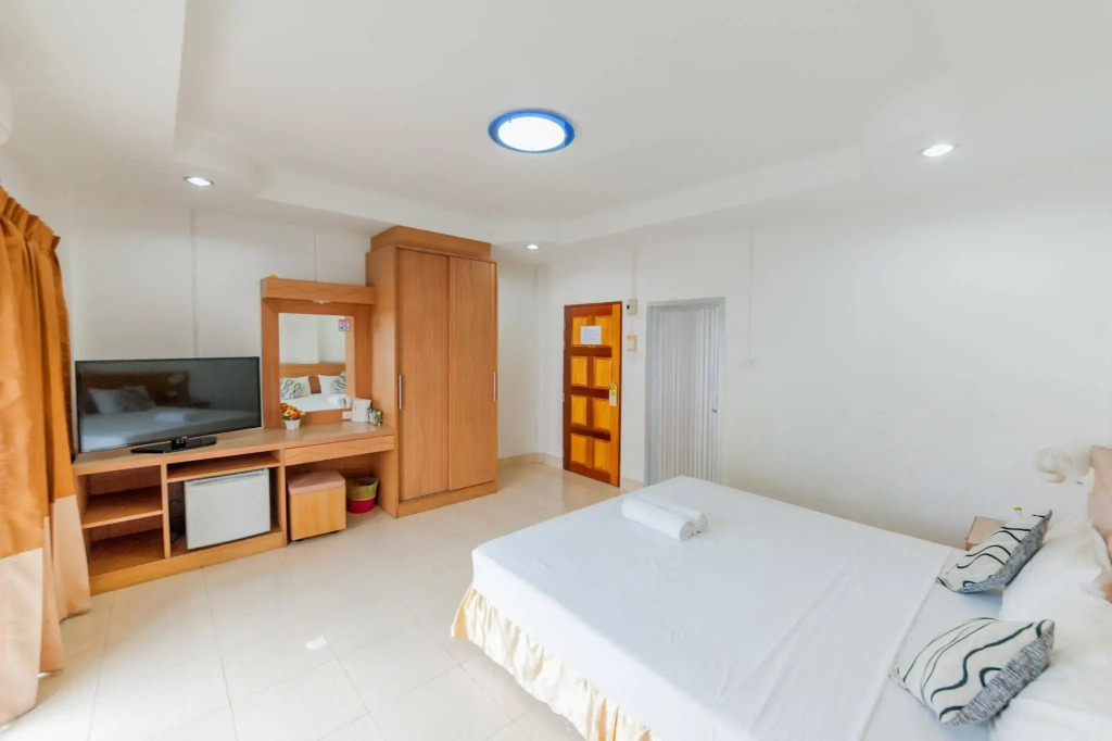 Bella Tropicana Hotel and Guesthouse