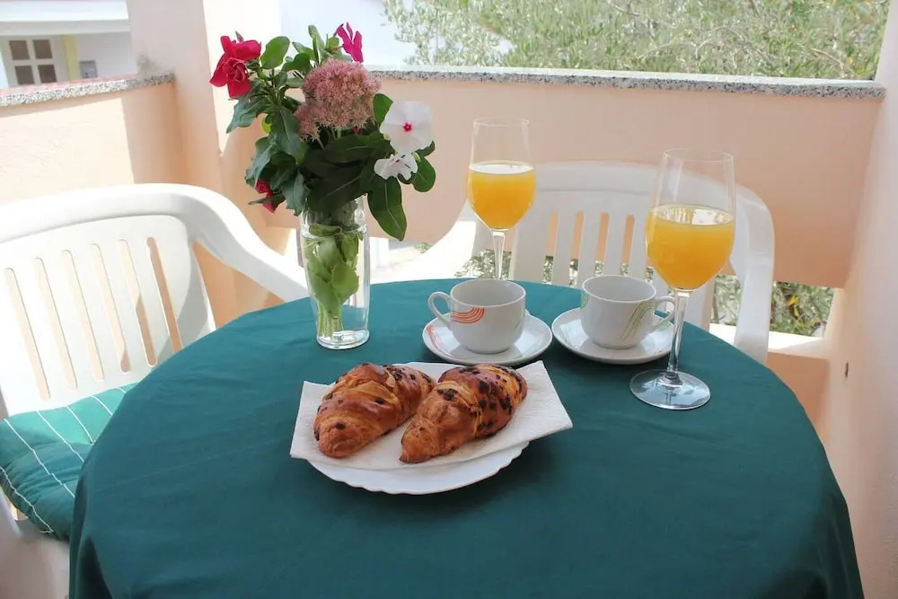 Sea View Apartment Ruza, Sleeps 4