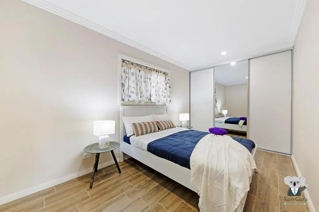KOZYGURU Arncliffe 3 BED Begonia Cottage With FREE Parking