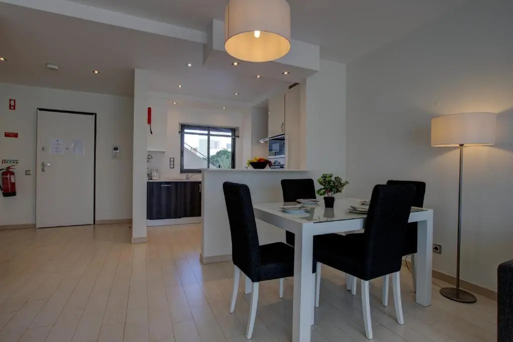 One Bedroom Apartment in Albur Village 1R