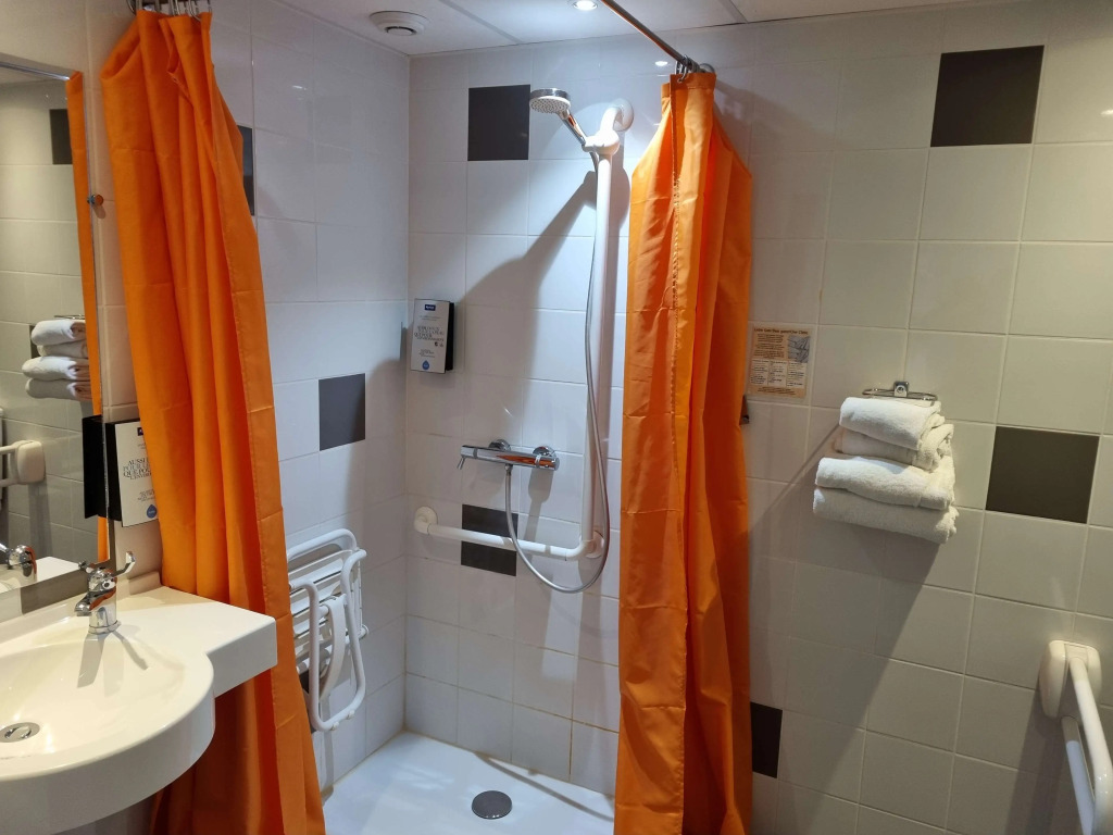 Kyriad Angoulême Nord Champniers- Hôtel & Résidence