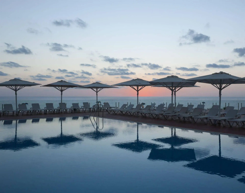 Island Luxurious Suites Hotel and Spa