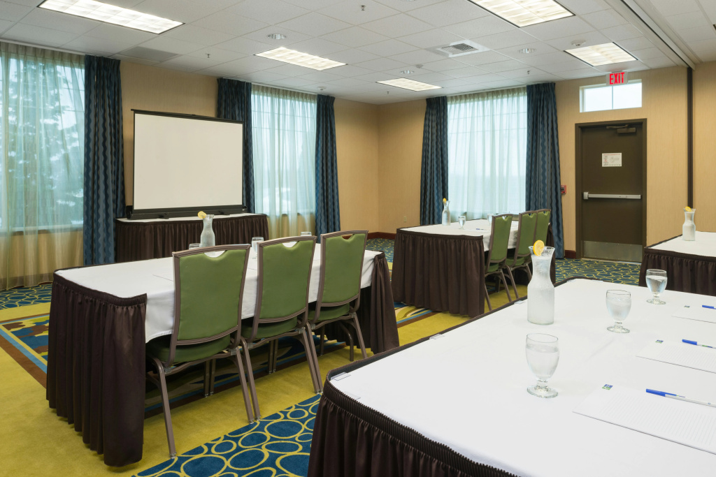 Holiday Inn Express Hotel & Suites North Sequim by IHG