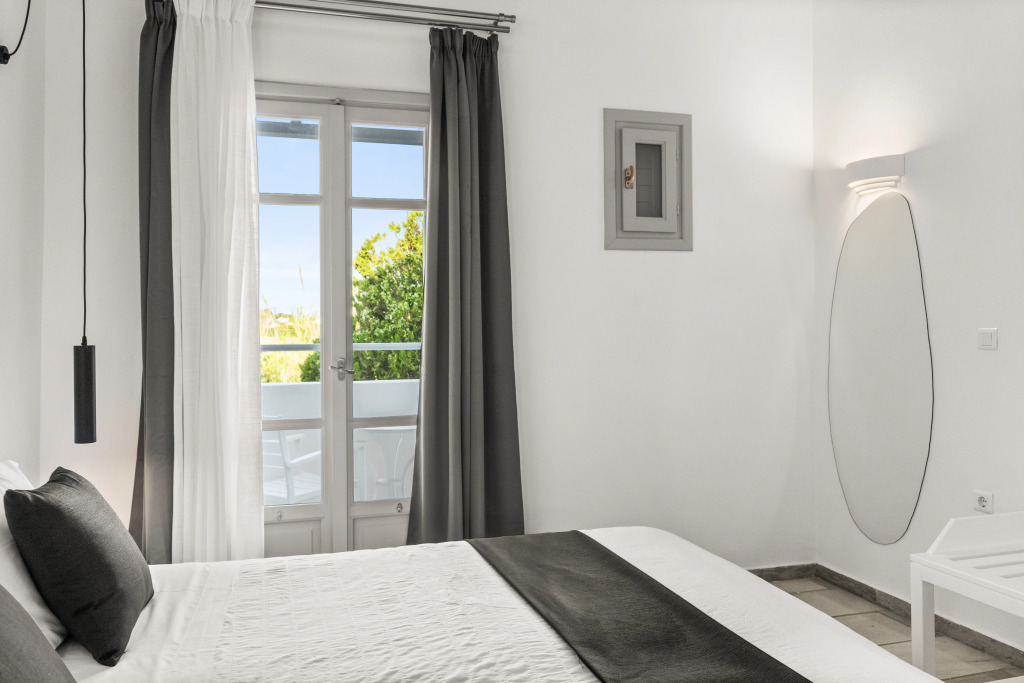 Mr and Mrs White Paros Suites & More