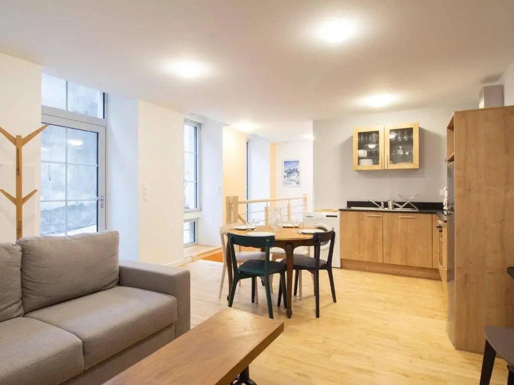 Appartement Cauterets, 4 pièces, 9 personnes - FR-1-401-181
