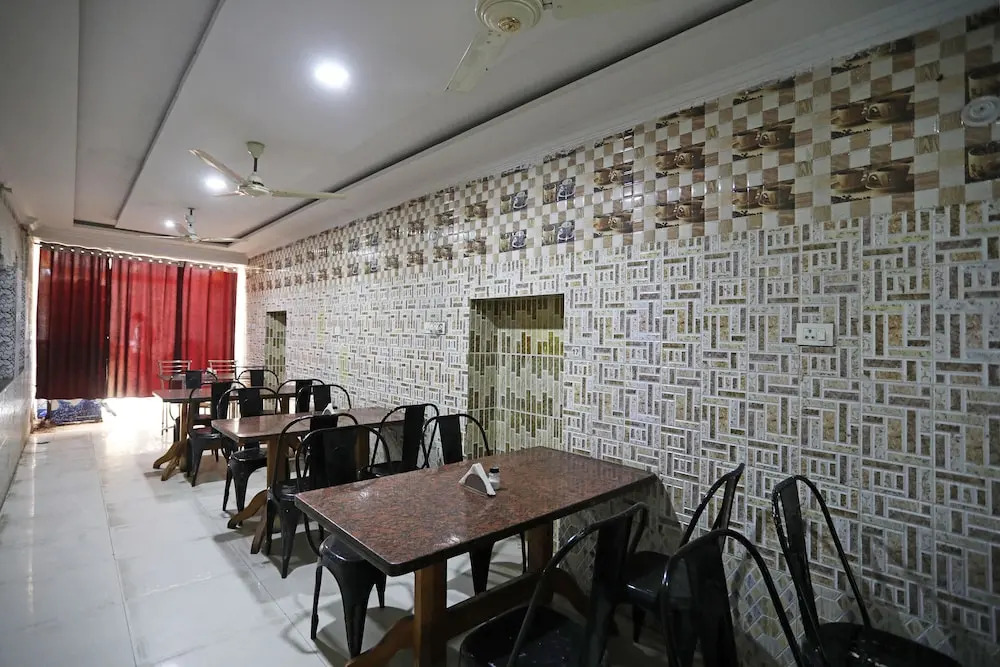 OYO 10609 Hotel Jodhpur Royals