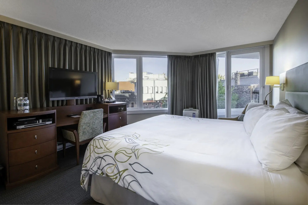 Victoria Regent Waterfront Hotel & Suites