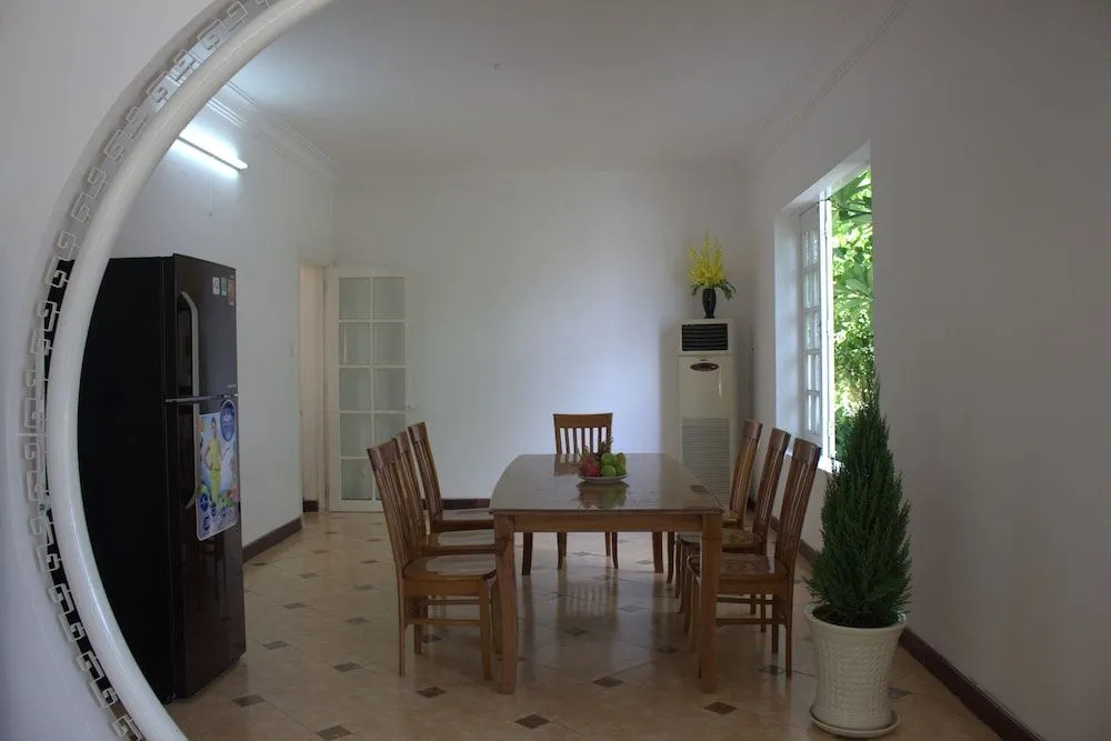 Des Ami Villa