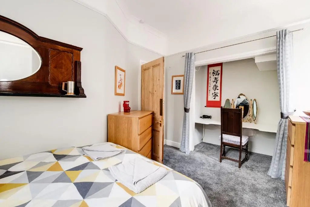 Beautiful spacious Victorian flat Central Southsea