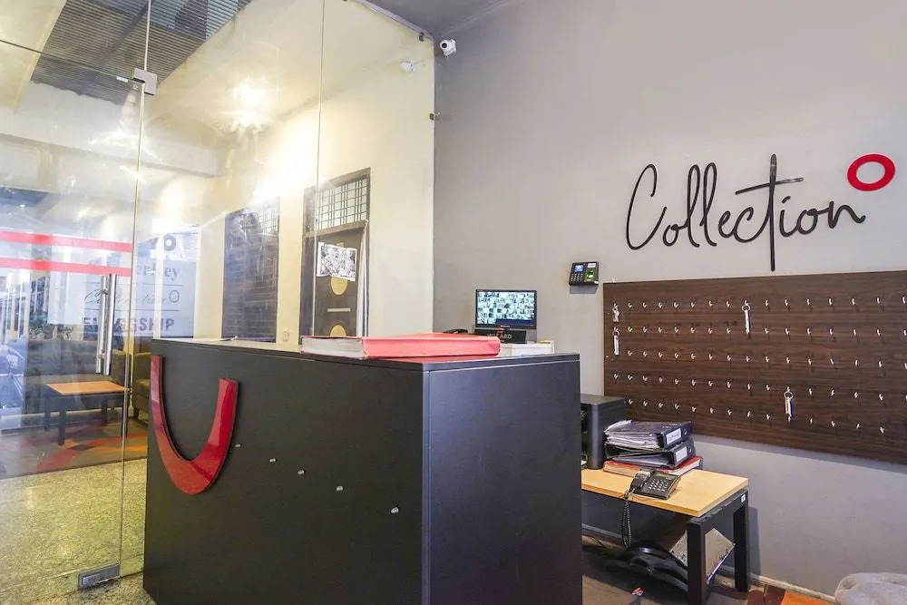 Oyo Flagship 46230 Atta Market