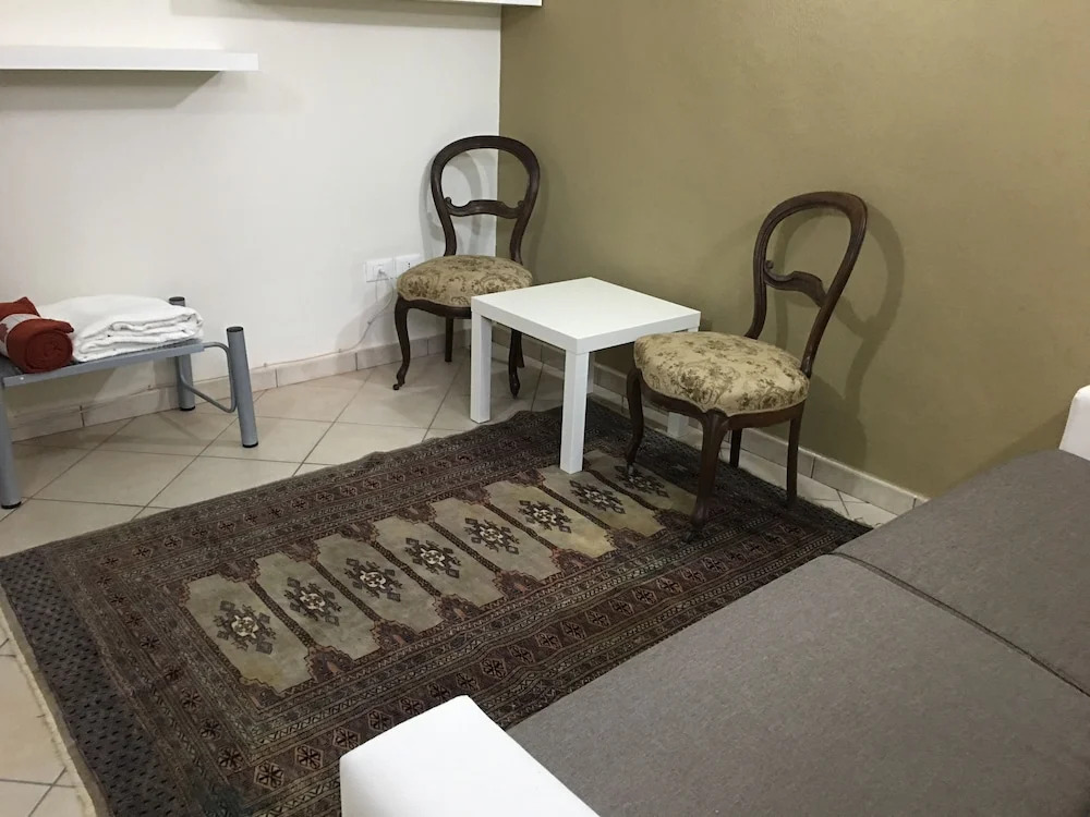 Pisa Suites Apartments