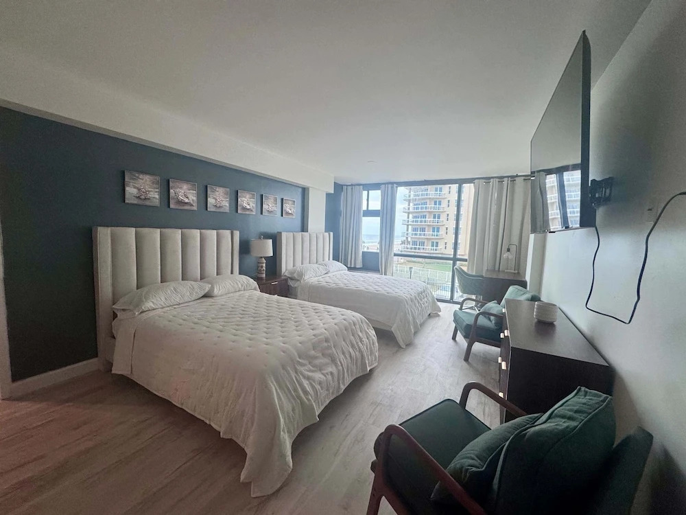 Oceanside Duo 2 Updated Rooms w Water Views