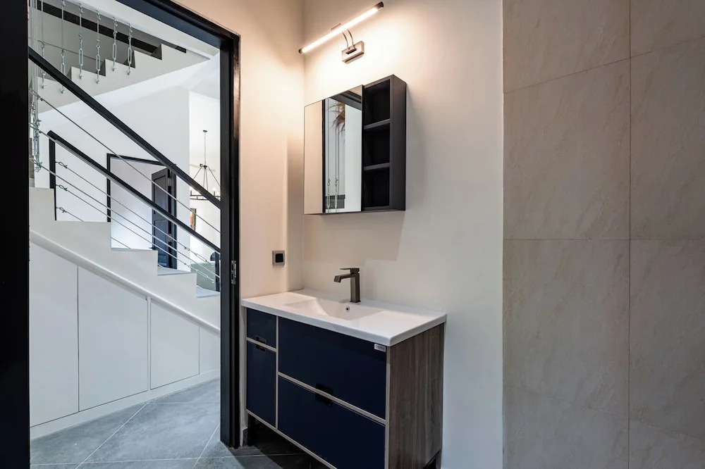 Orfeas Villas 1 - Luxury 2BR Canggu Private Pool, Rooftop Lounge