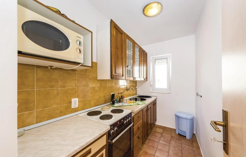 Amazing Home in Privlaka With 6 Bedrooms and Wifi
