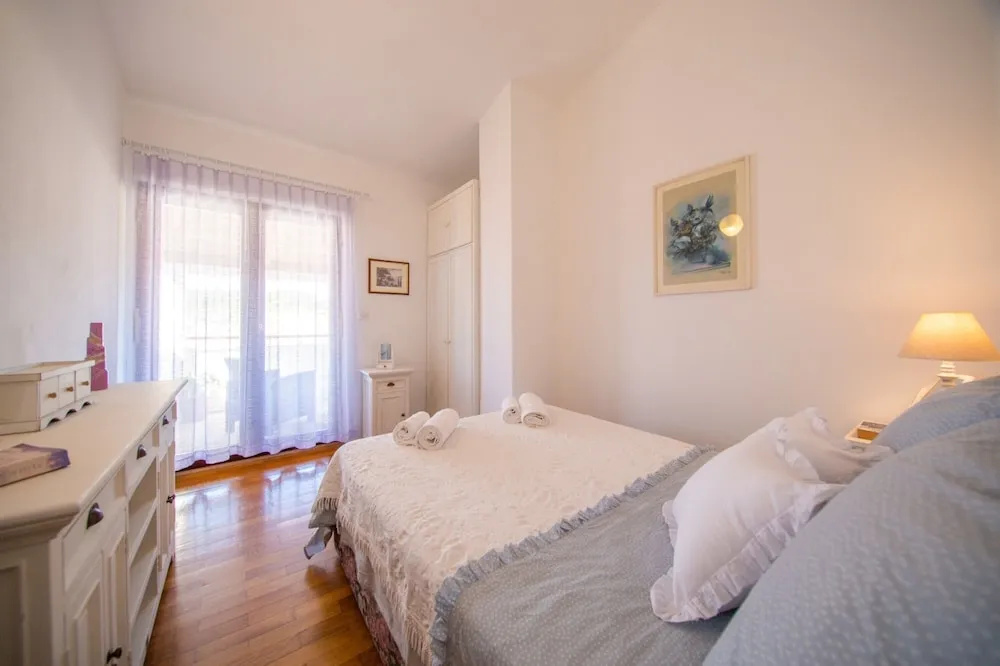 Luxury apt Near sea With Terraces and Balconies