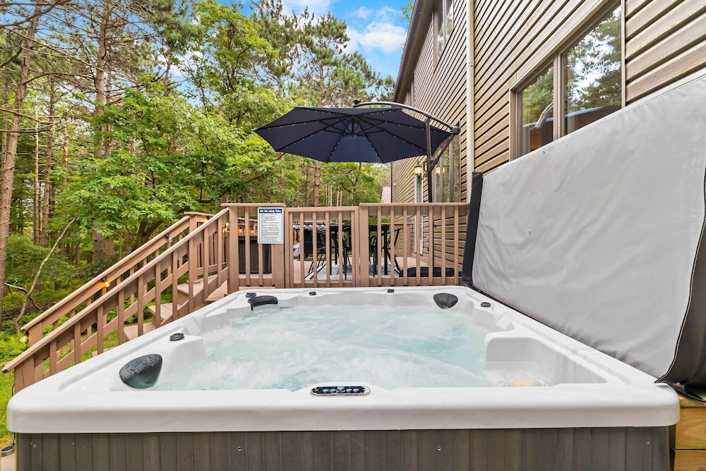 Indoorpool Hottub Gameroom Firepit Dogfriendly