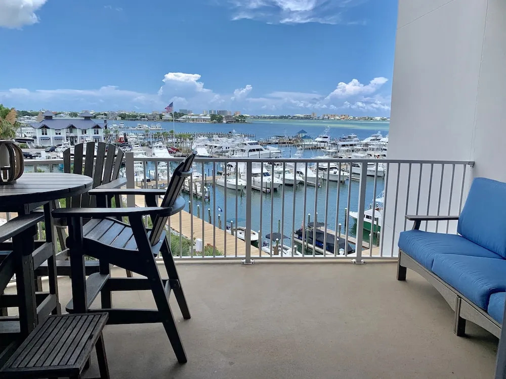 Moorings 414 - 1 Br Condo