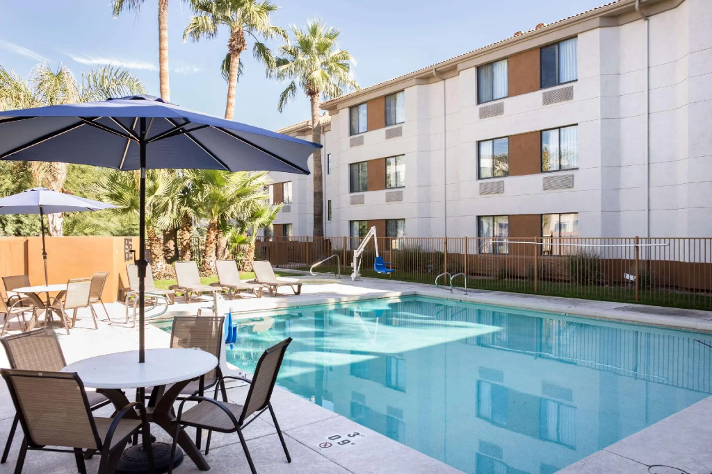 Sky Harbor Airport Inn