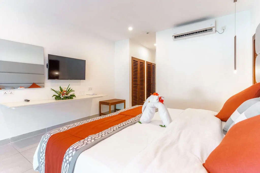 Southern Palms Beach Resort