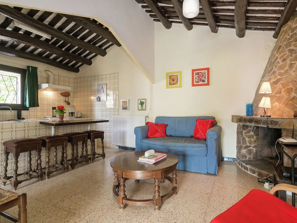 A Picturesque Wine House now Refurbished Into Home in Lloret de mar