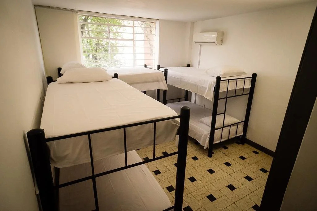 Local House Hostel