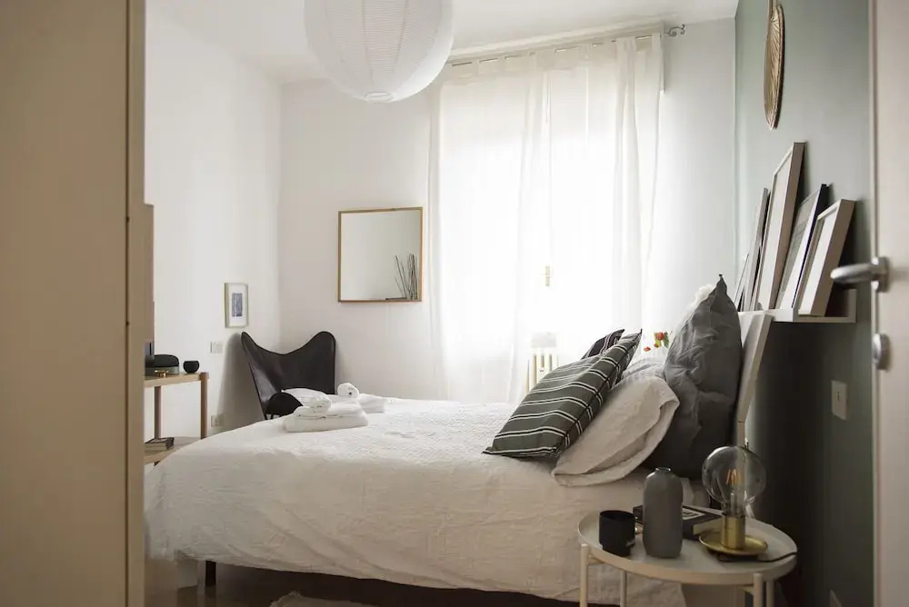 Sweet Flat near Metro Stop